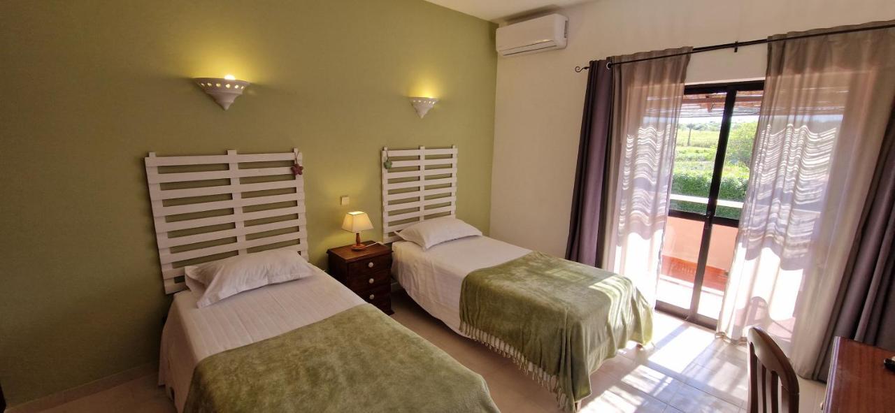 Casa Rosa Montes Hotel Praia Da Luz ภายนอก รูปภาพ