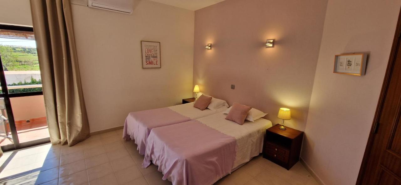Casa Rosa Montes Hotel Praia Da Luz ภายนอก รูปภาพ