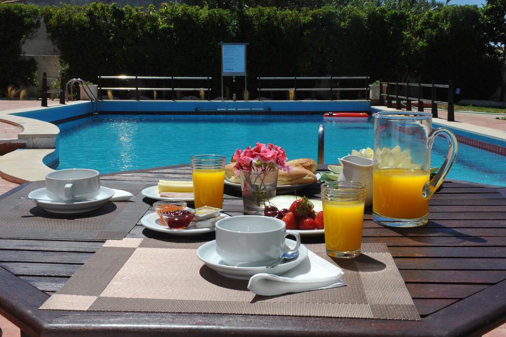Casa Rosa Montes Hotel Praia Da Luz ภายนอก รูปภาพ